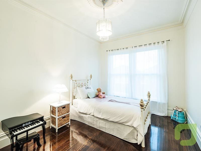 6 Oberon Way, Newport VIC 3015