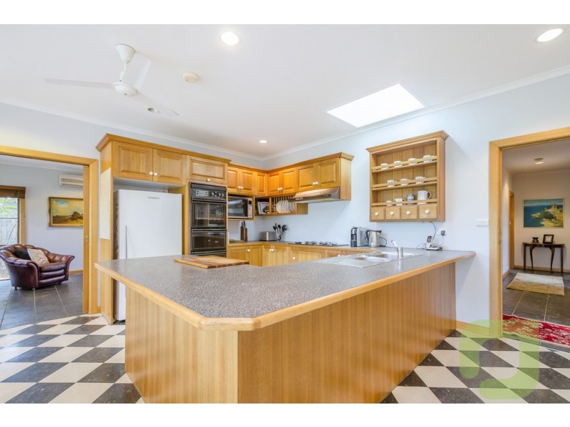 33 Romawi Street, Altona VIC 3018