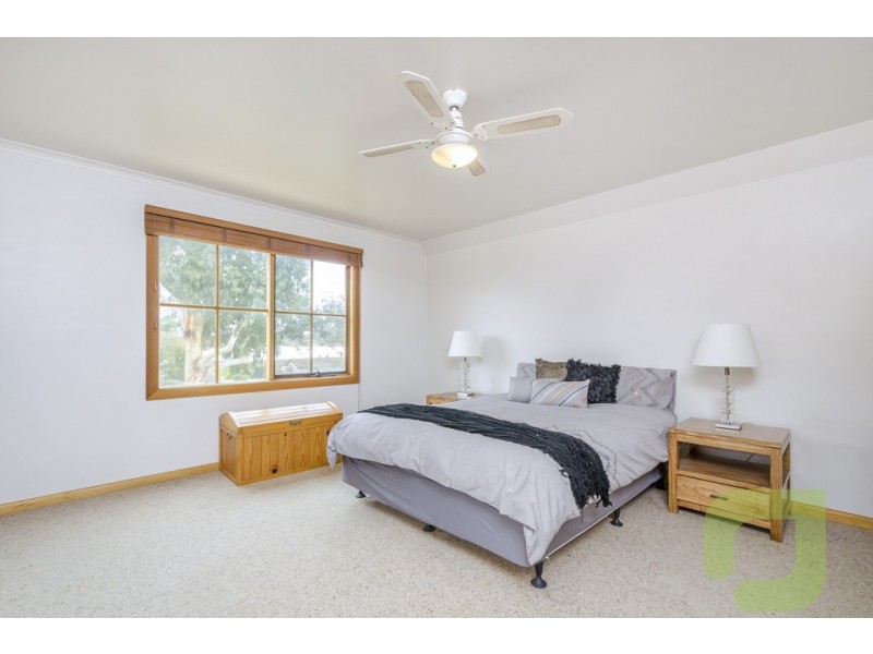 33 Romawi Street, Altona VIC 3018