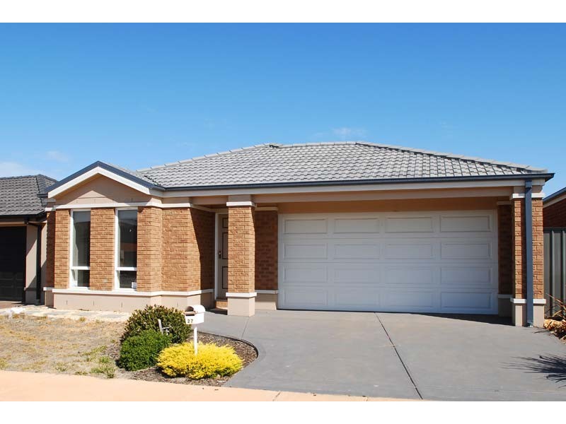 27 Lindsay Gardens, Point Cook VIC 3030