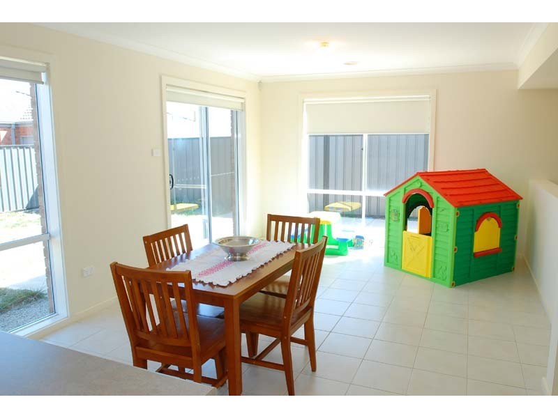 27 Lindsay Gardens, Point Cook VIC 3030