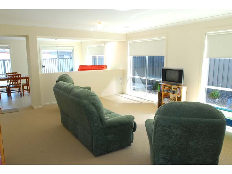 27 Lindsay Gardens, Point Cook VIC 3030