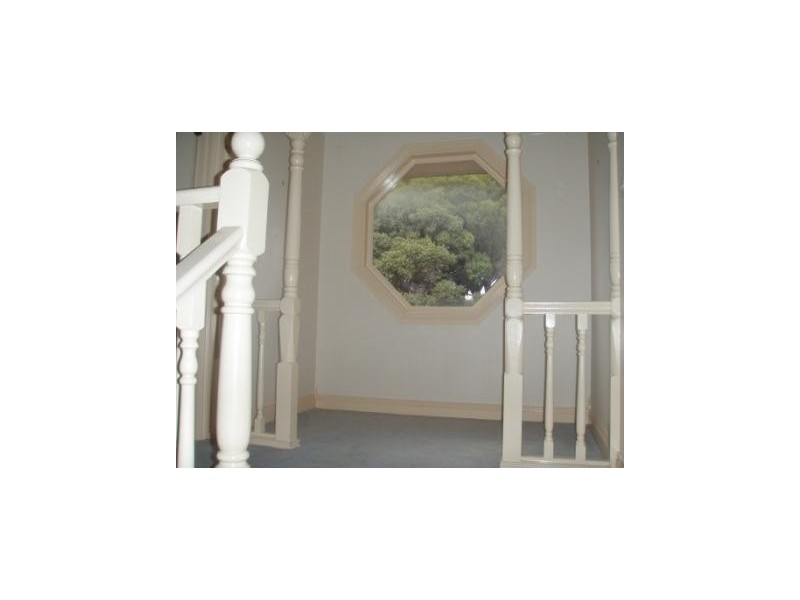 18 Milford St, Newport VIC 3015