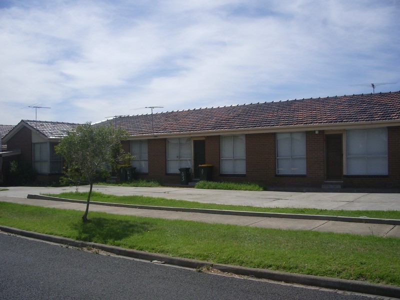 2/112 Blackshaws Road, South Kingsville VIC 3015