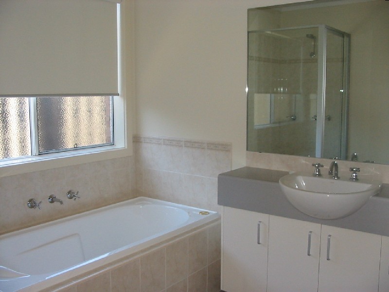 27 Lindsay Gardens, Point Cook VIC 3030