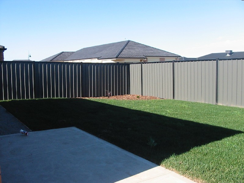 27 Lindsay Gardens, Point Cook VIC 3030