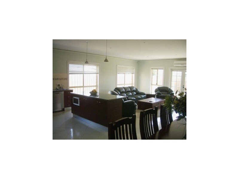 9 Angus Avenue, Altona North VIC 3025