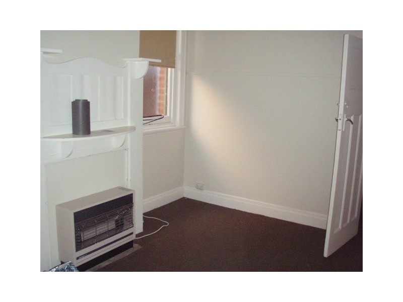 18B Hall Street, Newport VIC 3015