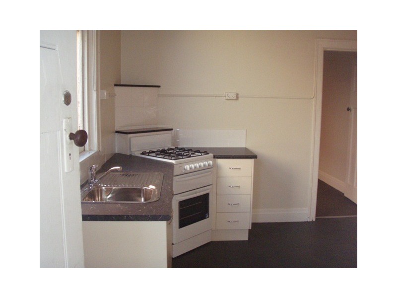 18B Hall Street, Newport VIC 3015