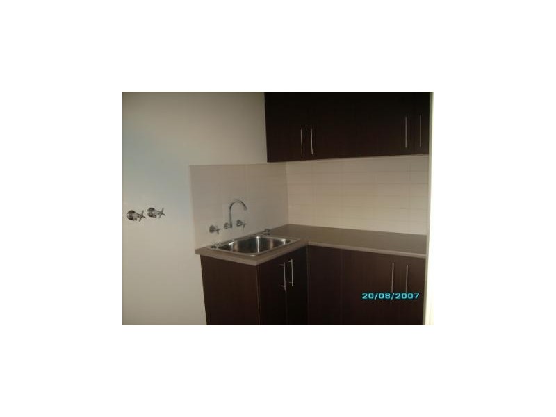 2/15 Carmen Street, Newport VIC 3015