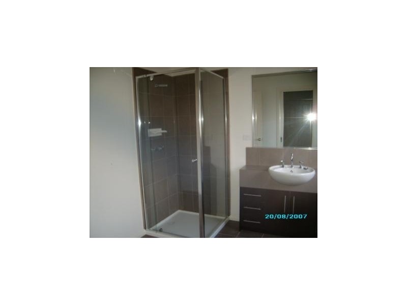 2/15 Carmen Street, Newport VIC 3015