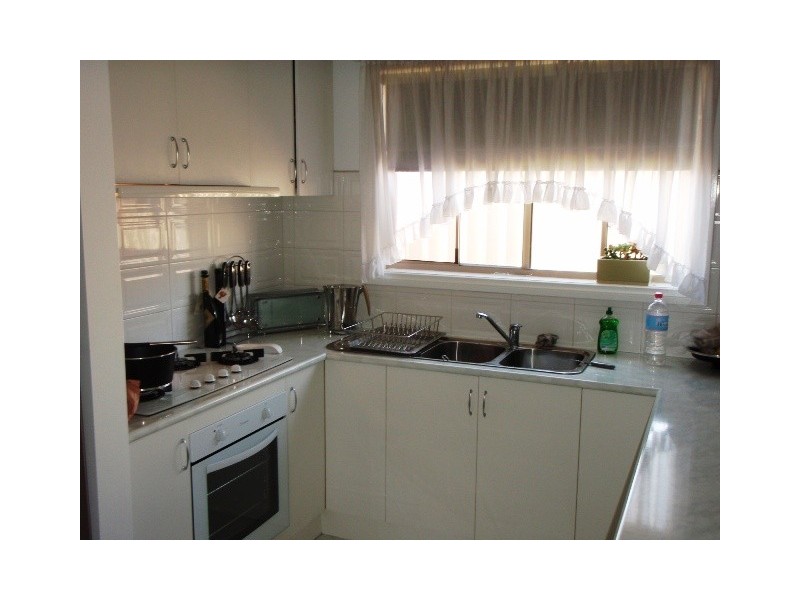 2/34 Lyons Street, Maidstone VIC 3012