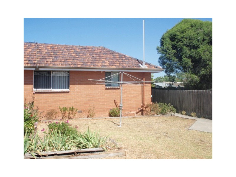 2/21 Carmen Street, Newport VIC 3015