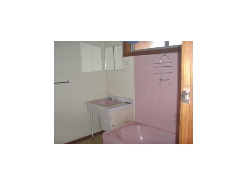 4/44  Clyde Street, Newport VIC 3015