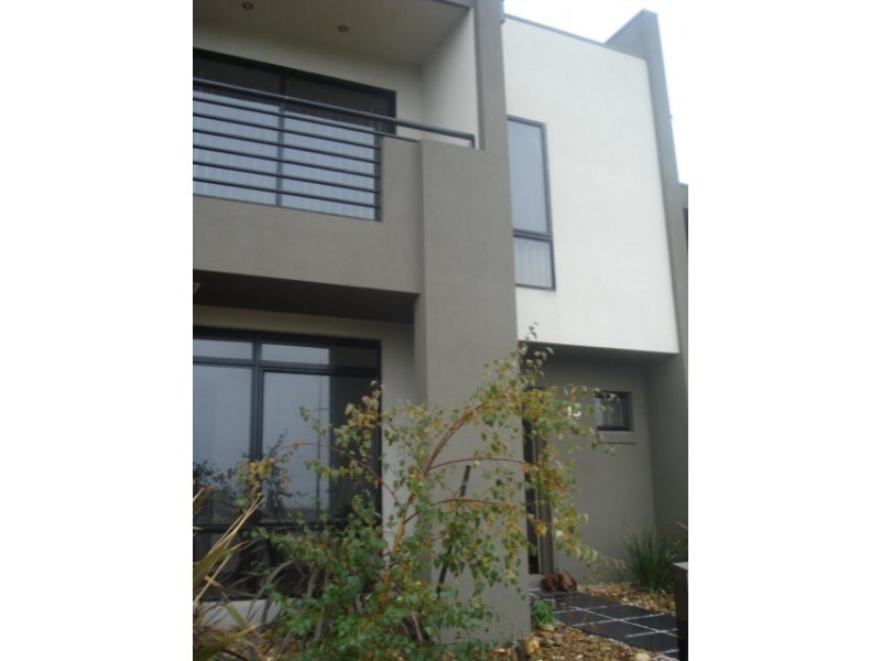 15 Swamphan Drive, Truganina VIC 3029