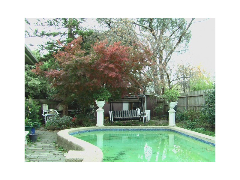 37 Lincoln Road, Croydon VIC 3136