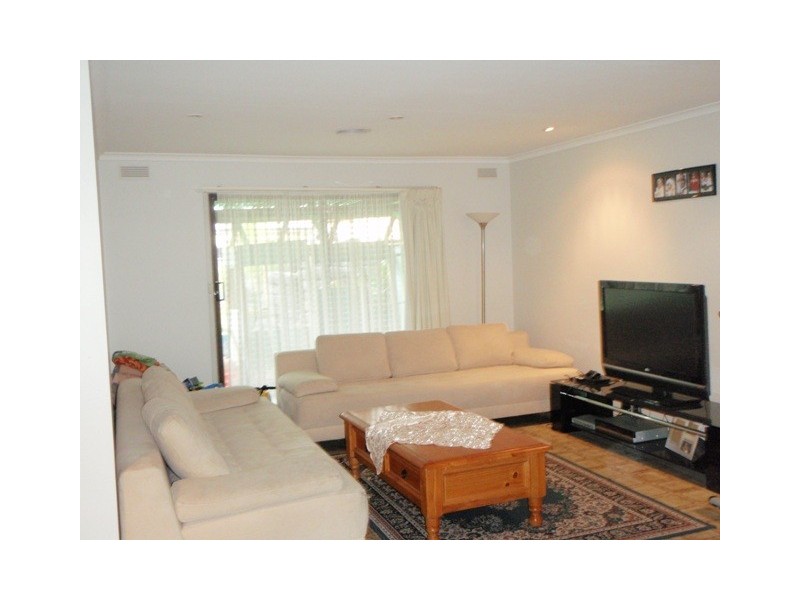 8 Bruce Street, Newport VIC 3015