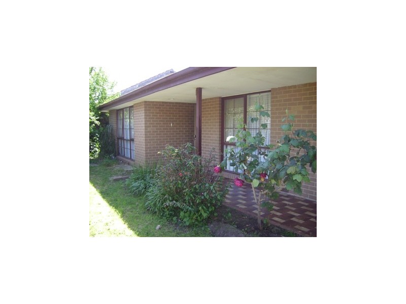 8 Bruce Street, Newport VIC 3015