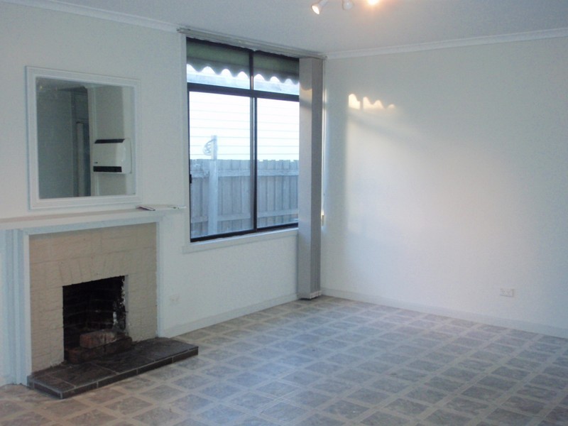 No 6 Revo Street, Newport VIC 3015