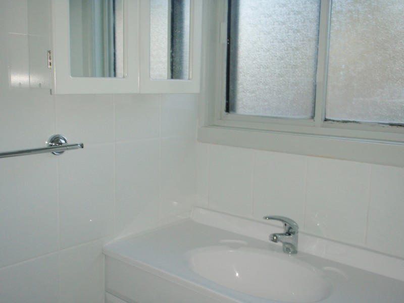 No 6 Revo Street, Newport VIC 3015