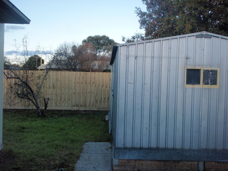 No 6 Revo Street, Newport VIC 3015