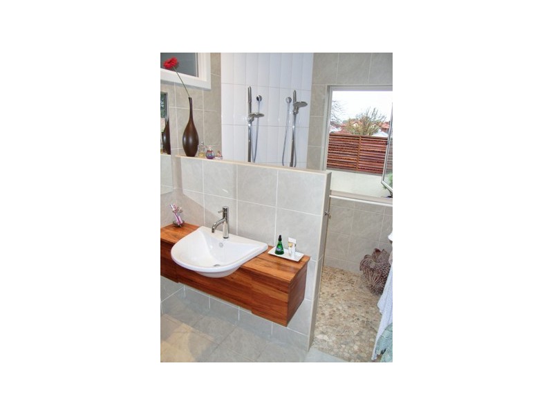 8 Salisbury Street, Newport VIC 3015