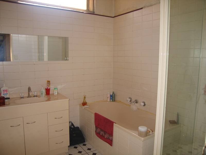 206 Ballarat Road, Footscray VIC 3011