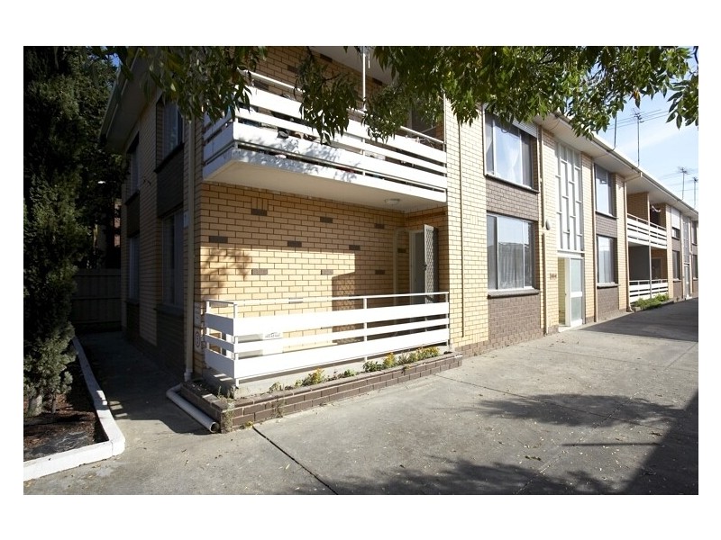 Unit 1 28 Bishhop Street, Kingsville VIC 3012