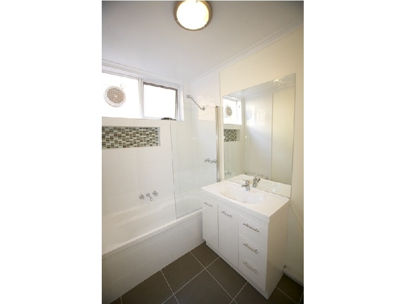 Unit 1 28 Bishhop Street, Kingsville VIC 3012