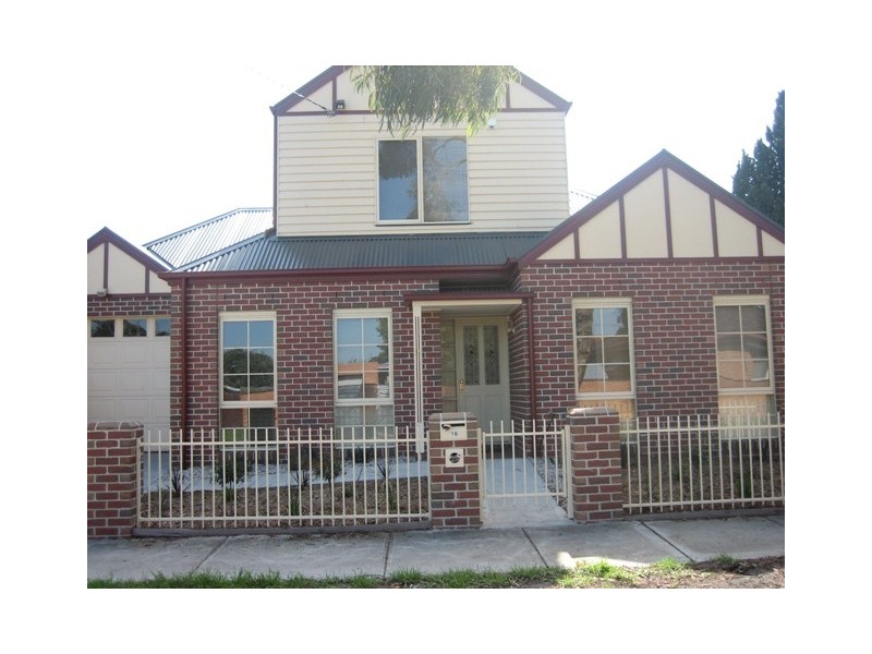 16 May Street, Newport VIC 3015