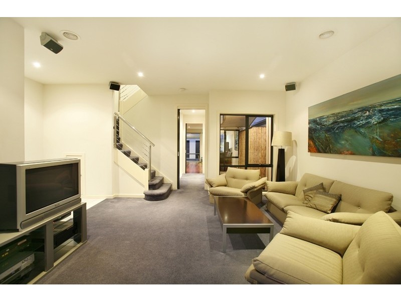 39 John Liston Drive, Newport VIC 3015
