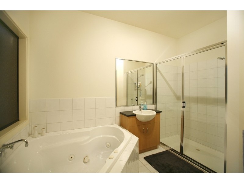 39 John Liston Drive, Newport VIC 3015