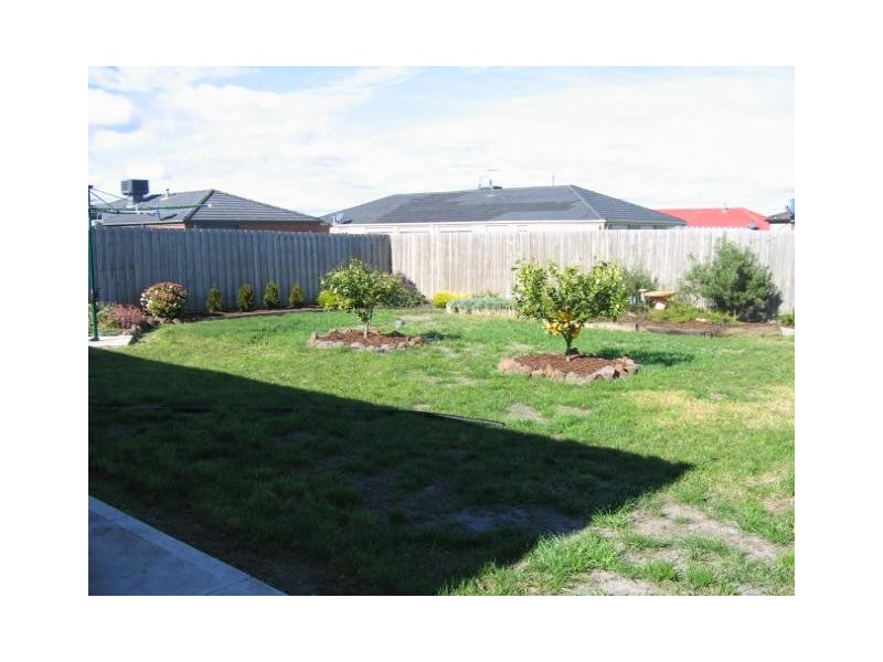 21 Finchley Park Crescent, Tarneit VIC 3029