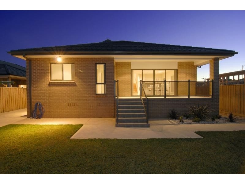 5 Middle Park Drive, Sanctuary Lakes VIC 3030