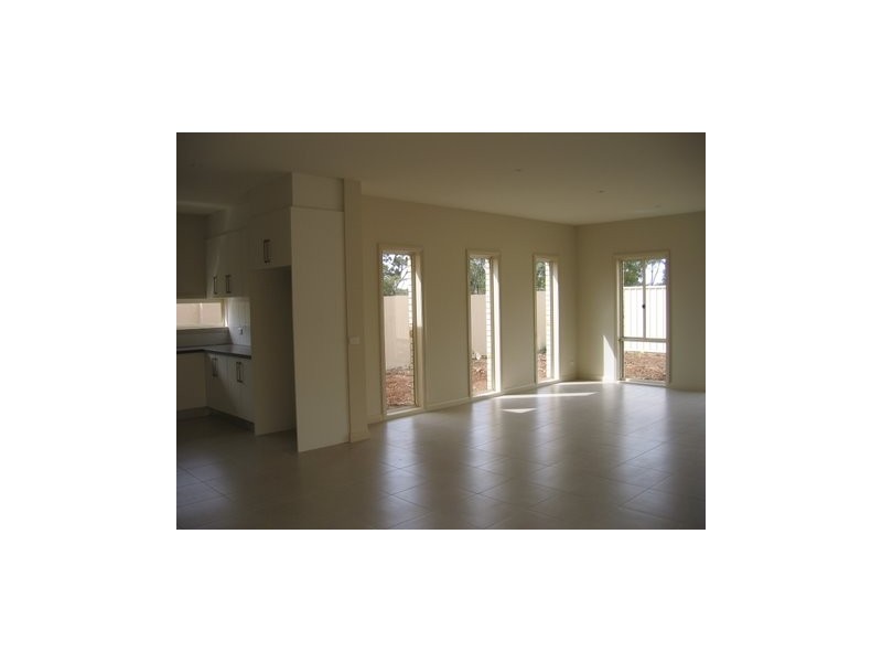 5  Mitchley Court, Cairnlea VIC 3023