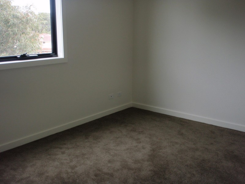 32/8 Crefden Street, Maidstone VIC 3012