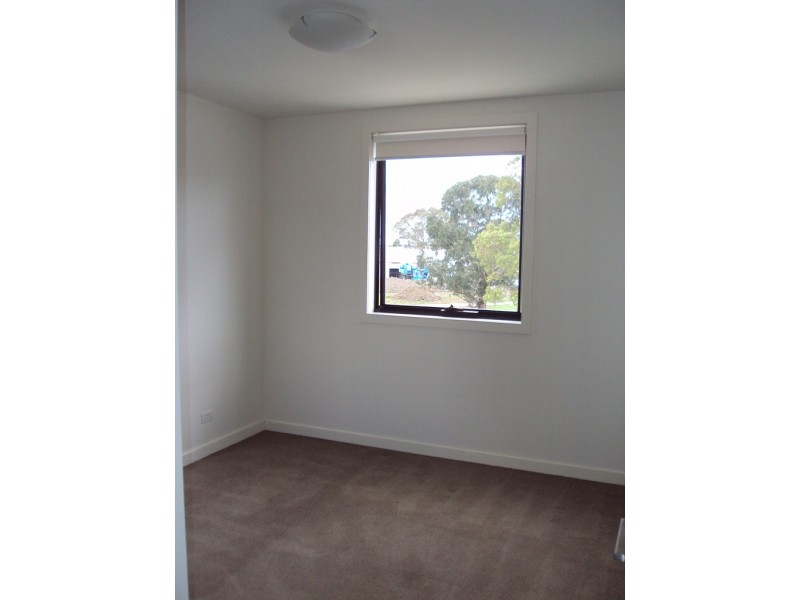 32/8 Crefden Street, Maidstone VIC 3012