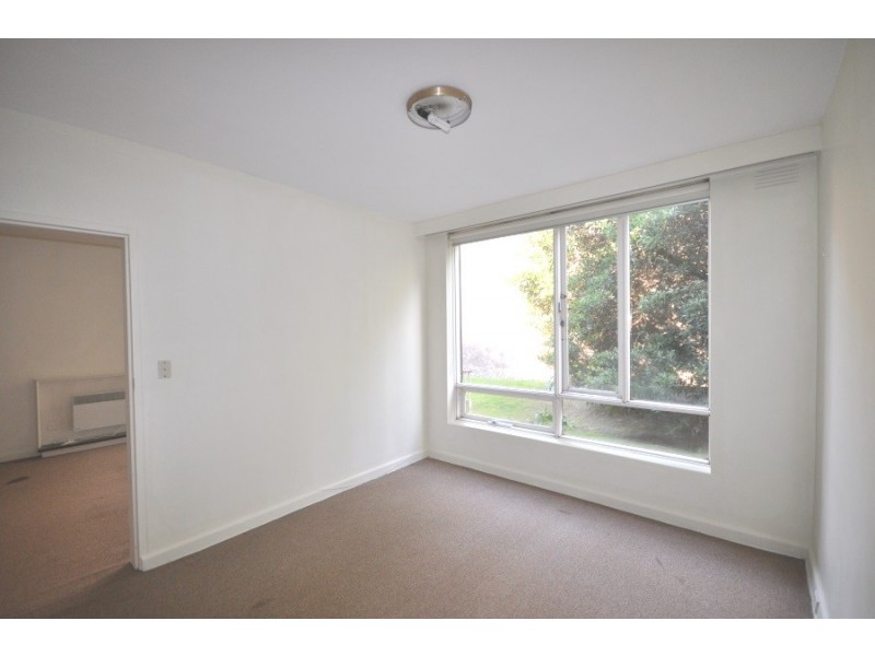 2/299 Burke Road, Glen Iris VIC 3146