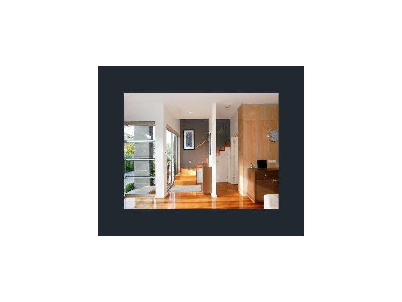 2/2A Peel Street, Newport VIC 3015