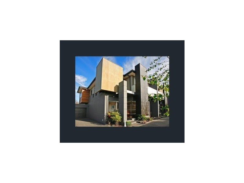 2/2A Peel Street, Newport VIC 3015