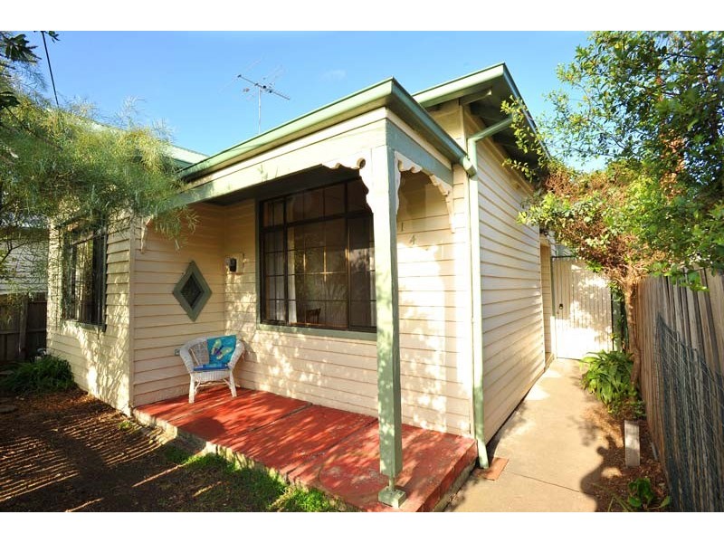 147  Empress Avenue, Kingsville VIC 3012