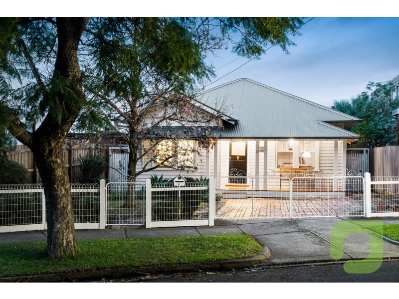 17 Lenore Crescent, Williamstown VIC 3016