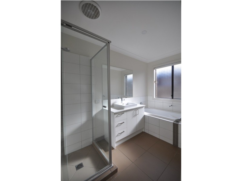 100 Walls Road, Werribee VIC 3030