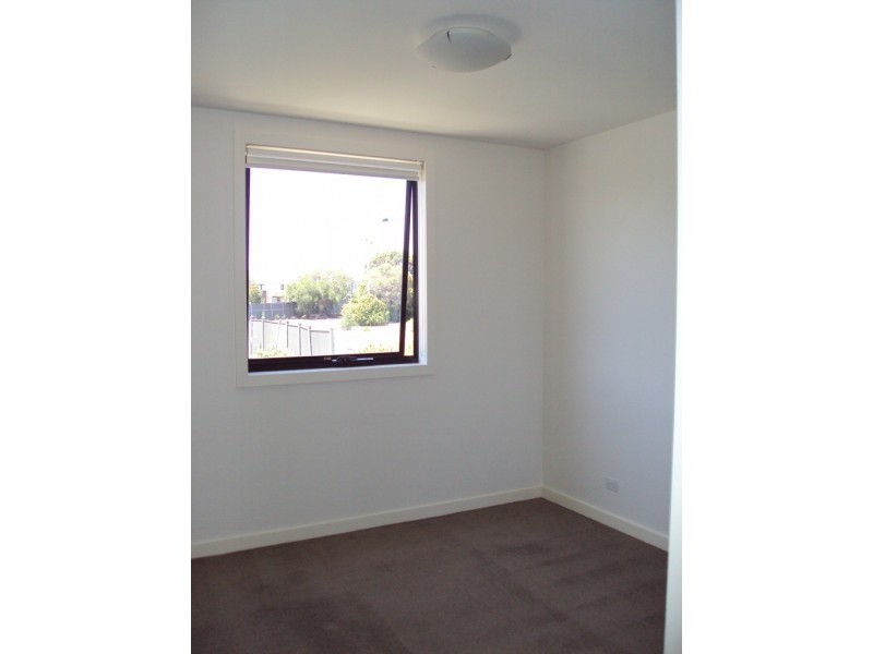 29/8 Crefden Street, Maidstone VIC 3012