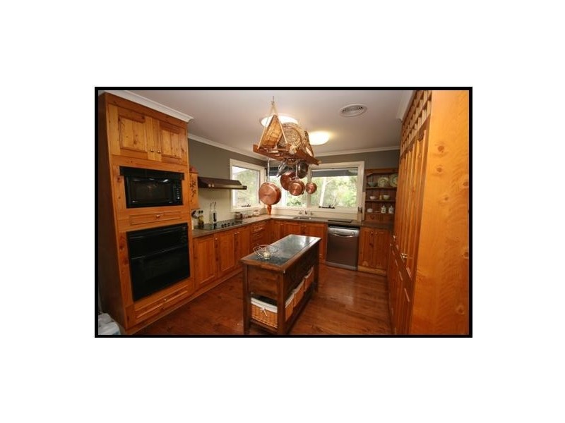 60 Perkins Rd, Lara VIC 3212