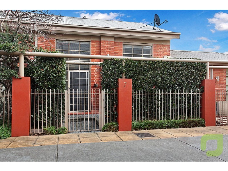 7 Sentry Place, Maribyrnong VIC 3032
