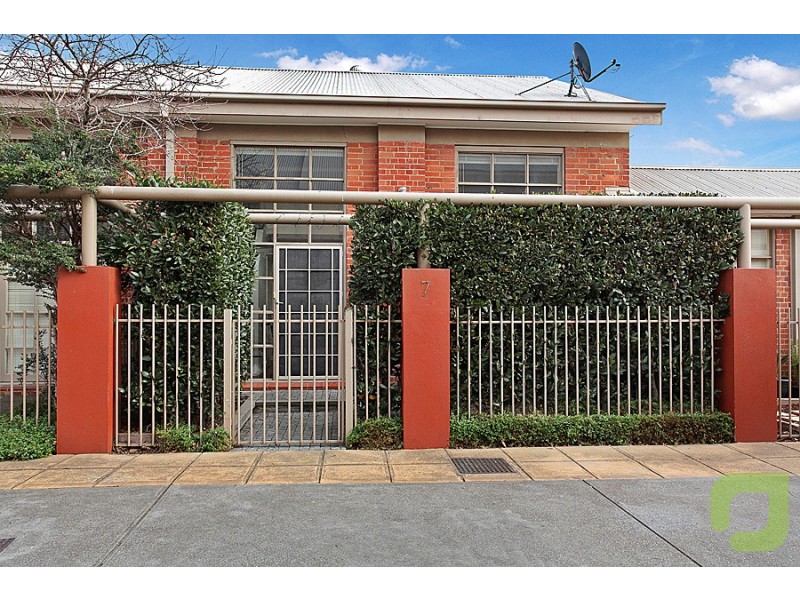7 Sentry Place, Maribyrnong VIC 3032