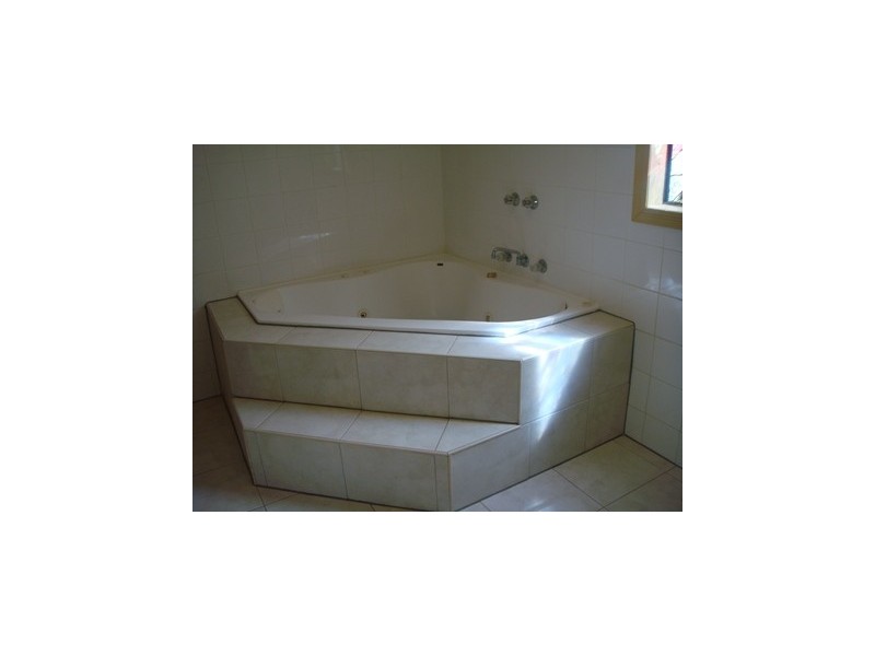 3 Hatherley Grove, Altona North VIC 3025