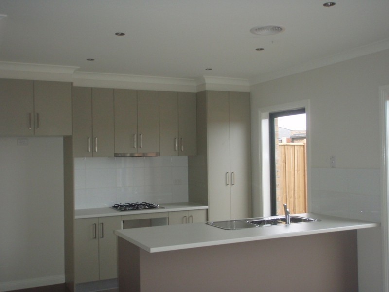27 Swamphen Drive, Truganina VIC 3029
