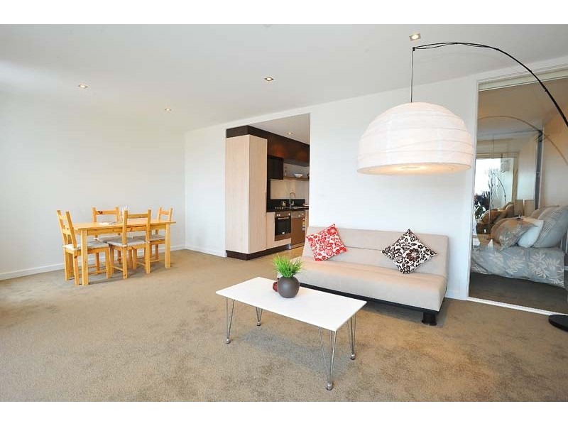 2/4  Crefden Street, Maidstone VIC 3012